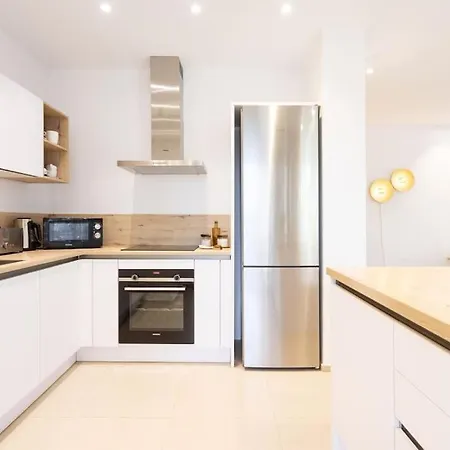 Garden Serenity Retreat And Workspace With Heated Pools And Gym Apartament