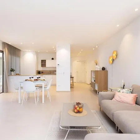 Garden Serenity Retreat And Workspace With Heated Pools And Gym Apartamento