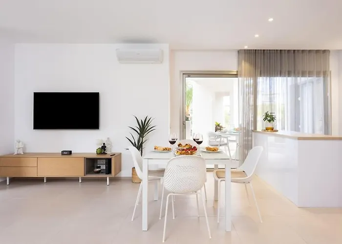 Garden Serenity Retreat And Workspace With Heated Pools And Gym * 滨海帕尔姆