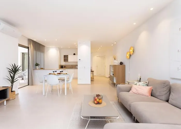 Garden Serenity Retreat And Workspace With Heated Pools And Gym 公寓