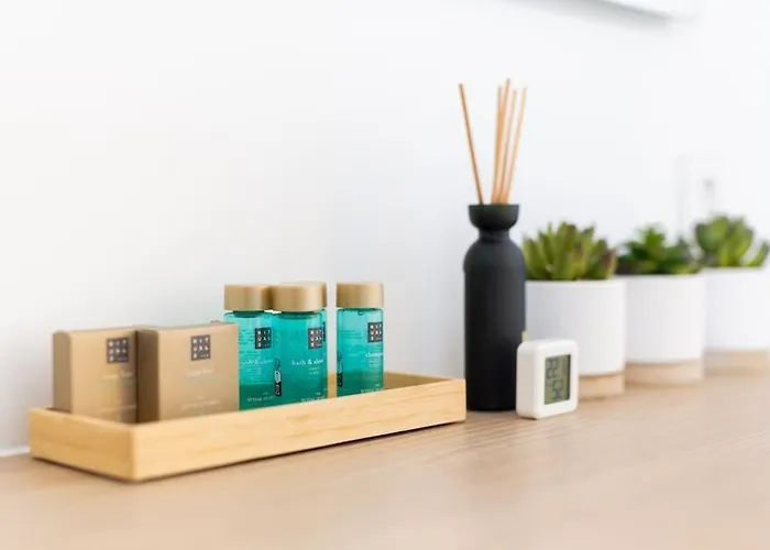 公寓 Garden Serenity Retreat And Workspace With Heated Pools And Gym