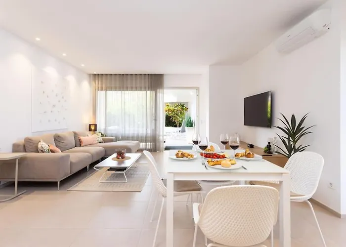 公寓 Garden Serenity Retreat And Workspace With Heated Pools And Gym