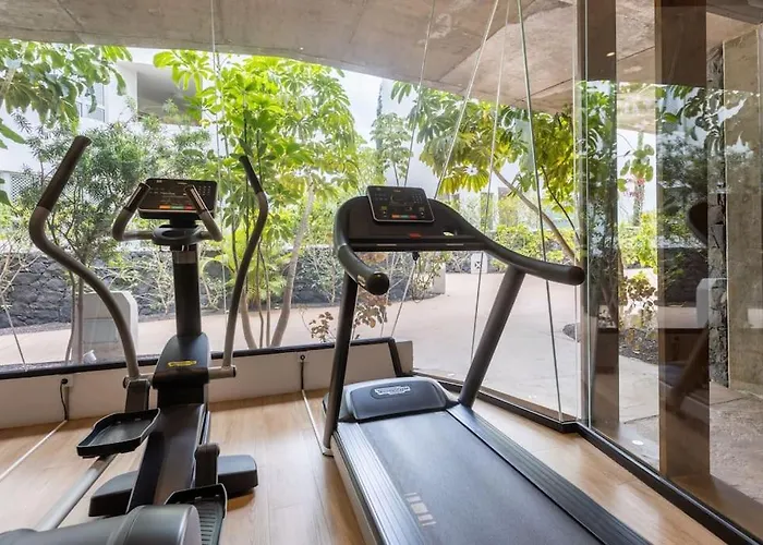 Garden Serenity Retreat And Workspace With Heated Pools And Gym 滨海帕尔姆