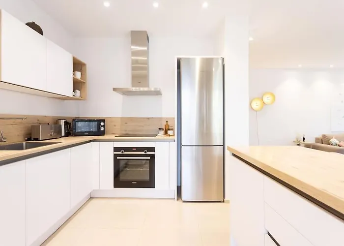 Garden Serenity Retreat And Workspace With Heated Pools And Gym 公寓